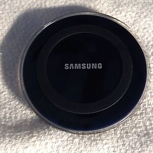 Samsung wireless charging pad
